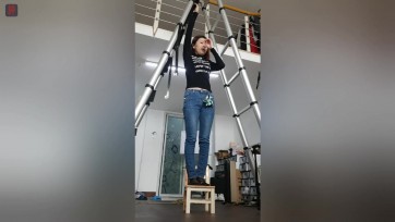 【绳之韵】性感熟妇诗韵：痛苦的离地直立悬吊，娇嫩小脚丫不能承受之重！脱裤，亵玩，挑逗，强制GC，TJ（SJ版）