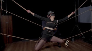 【象人原创】轻语-空姐制服黑丝套，大字床缚+站立大字，1H超长折磨