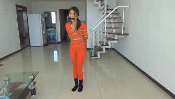 【随心原创】王丽 红保暖衣 黑袜 龟甲 各种口球试戴 鞭挞驷马