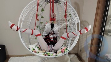 【小自白】白丝小男娘被双腿展开架在吊篮上开着训练器放置调教