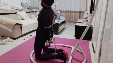 【旋律】ZENTAI口球皮靴金属铐，头套打屁震动到糕朝（黑色紧身衣，皮靴，头套，有洞口球，仙女蛋）