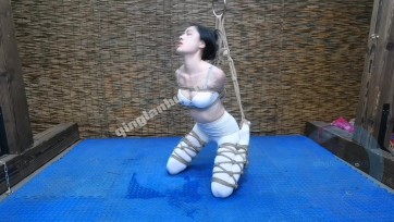 【HD飞天】超级耐绑的艺仙儿下装啵啵贝,郊狼电击y塞,极限后手并肘观音跪缚挣扎,挣扎到喷射