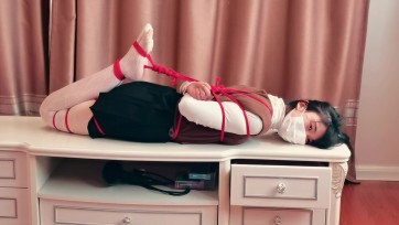 【江山原创】新模嘉宝，全身縛后吊起来，口球伺候，白色丝袜