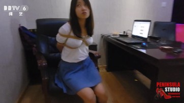 【半岛束艺台】小林忆莲阿紫~办公室情缘，竟然用紧缚的双脚夹我手指