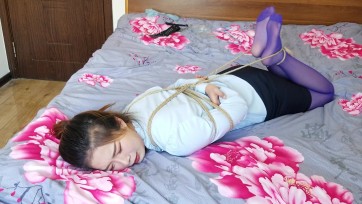 【一往情深】老板和秘书系列《办公室里的那点事》