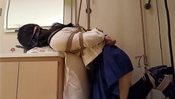 【浅墨工作室】伪娘jk小M的吊缚开腿体验