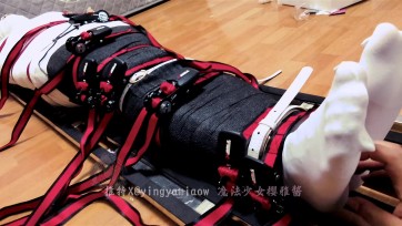 【紧缚少女樱雅酱】K9，吊缚，铁板固定全包！鞭打+棒棒+呼控+挠痒 不断挣扎~