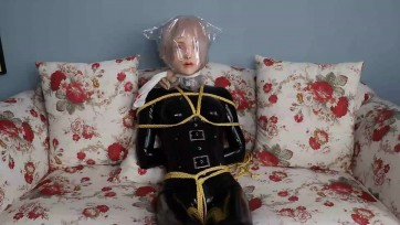 【Kigurumi】小囡 胶衣 捆绑 鞭子 防毒面具 **袋 项圈 电动棒Play