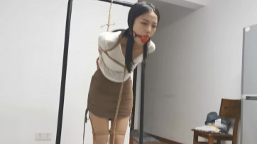 【奥特曼】兔兔放置上集 直臂后手吊难受的姿势 大口球堵嘴