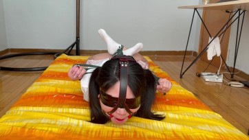 【玩奴原创】双马尾JK妹子尝试新姿势，驷马小鸡缚严厉驷马，马具口球堵嘴挣扎！