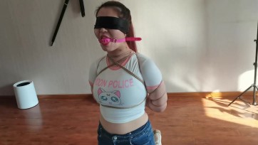 【一绳所爱】丰盈的职业装女孩五花大绑