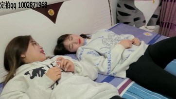 【一往情深】两个白袜大学生的“特殊服务”