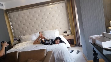 【阿木原创】纯情美女模特镣铐实录~~