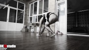 【DK-13】暴露的绑缚 女主角在享受全过程