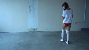 【魔法摄影工坊】新模小翼 穿着白丝体操服在家做运动 用金属来减肥