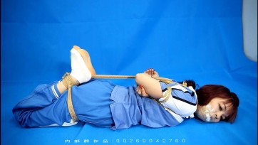 【clz原创】《思思》白色棉袜原味，思思学生服五花驷马，原味嘟嘴，，夹脚趾头，挠痒痒。