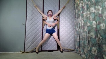 【樱束原创】《体验隐形TK门》白领沫沫因工作压力大到工作室体验隐形TK门减压！大字捆绑在隐形门上体验开始会有手从门后慢慢的抚摸到她的身体上，开始全身无死角的疯狂TK