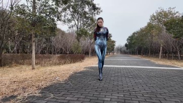 【李大侠原创】女蜘蛛户外散步