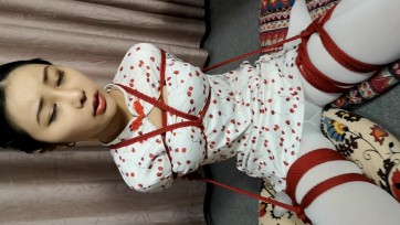 【随心原创】小可爱 冉染体验老虎凳