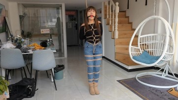 【JS】【晓凡】龟甲蛇缚吊/牛仔裤/短靴/口球堵嘴/打屁股