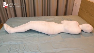 【九尾少女】小九尾绷带木乃伊多层全包初体验，白丝体操服，封闭双眼与听觉，多层绷带包头呼吸抑制，全包木乃伊封闭禁锢！