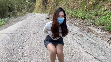 外拍纪实 媳妇儿绑上出发 塞着丝袜和口球的小嘴就跟失禁一般，口水流个不停