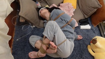 【橙子原创】《小芳坐缚电动牙刷tk》