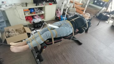 【绳之韵】四月100分钟“大片”！龙缚美少女，机关术震震游戏，极限开口器虐口