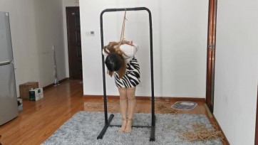 【奥特曼】新妹子婉瑜紧缚放置+挠痒痒