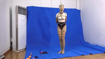 【clz原创】灵粒丝袜套头大号口球并腿超级缚，日式超级缚，欧式电击棒。