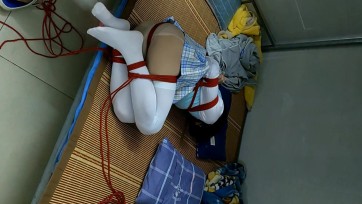 【xxxjj】JK男娘内置玩具手动抽查长时间折磨