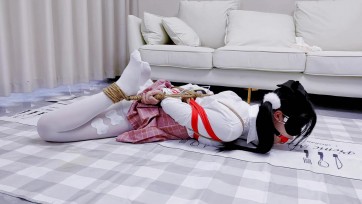 【嗷大喵】《少女遇险记》第三集-日式紧缚+分腿驷马紧缚+TD+电击贴持续放置折磨+口球+日式分腿驷马捆着吃零食+欧式直臂紧缚+胸缚+电击+口球口水直流+跪缚+棒棒刺激+放置折磨等等