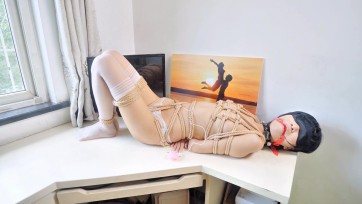 【冷与贝】冷酱胸缚捆绑震蛋糕朝+打耳光