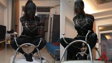 【CD伪娘小诡的自缚】黑闪紧身衣固定在炮架上♥♥♥