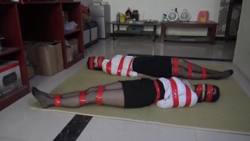 【胜景影视】国外定拍新片《红胶带紧缚 二》这是国外同好定拍的胶带拘束片