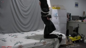 【绳之韵】娇俏小助理黑丝OL、黑丝裤袜、细高，定拍宣传片：日式紧缚、布条勒嘴，室外押解行走、床上交叉脚腕驷马捆绑、挣扎