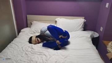 【JS】采文 性感蓝丝+后高手+股绳+团缚+蒙眼+口球堵嘴+挠痒+玩足