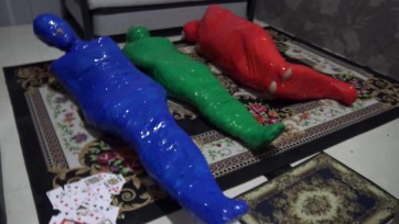 【胜景影视】新片《打牌惊险记》 下集 几个美女玩牌突然被包裹成木乃伊放置