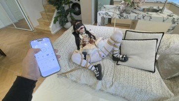 【FXX】◤暴走的小萝莉◢惊险的旅程 奇怪的行李箱 比起众目睽睽的羞耻 会动的行李箱显得更为刺激 被狗盯上那一刻是我意料之外的恐惧 贞操锁✙内置TD✙电击器✙肛塞狐尾既虐Y又虐肛 强制...