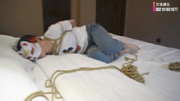 【合欢原创】明日叶小姐姐的紧缚TK体验，憋笑好痛苦