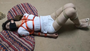 【随心原创】大长腿杨蕊 白皙 粉嫩 红绳捆绑双腿 兔子蹦挣扎逃脱