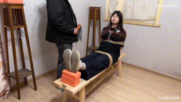 【龙飞绳艺】嘴硬之下老虎凳(五块砖的痛苦）