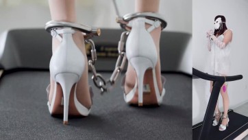 【高跟遇到跑步机】钢枷禁锢 鞭打强高 钢枷禁锢的纱裙白凉高被鞭打+金属GS、TD、电动BB与跑步机