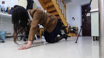 【绳之韵】可儿，黑丝JK少女犬属性训练课之最美搬运工上集，心理的挑战、膝盖的酷刑（搬运方式：跪爬、口叼；搬运物品清单：自己原味棉袜、高跟鞋、运动鞋、主人的大臭鞋）