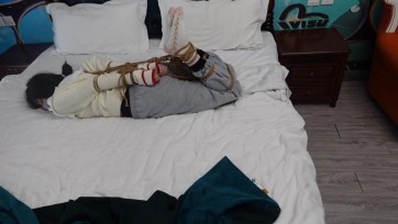 【橙子原创】《小芳并肘驷马》