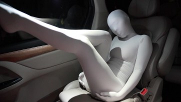 《全包日常系列》女孩穿着双层全包紧身衣ZENTAI外出在车里玩耍