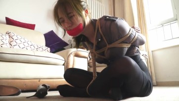 【逍遥】《挣扎的董嘉怡》丝袜堵嘴 绷带嘞嘴 日式kb 海老缚 五花大绑 蟹腿缚