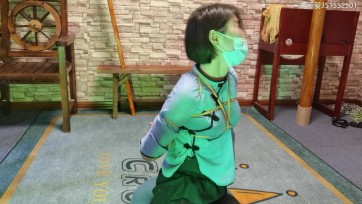 【一绳所爱】女孩梦梦体验五花紧绑一个小时不松绑