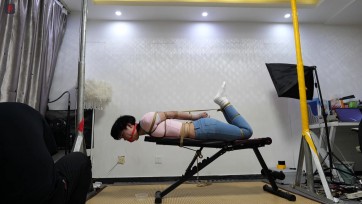 【绳之韵】新人速递！掰弯了一个野生小S，长腿女孩唐婉试镜第一集：白袜牛仔长腿小蛮腰，极限半吊驷马，口水收集，管她S还是M，掰弯试试！