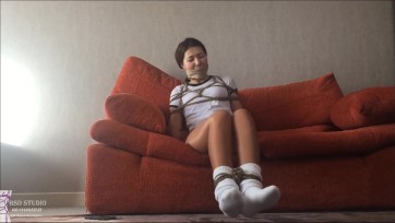 【BSD】隶娘风格-Hotters女孩穿着性感，紧缚后用丝袜塞嘴嘞嘴并用胶布封堵